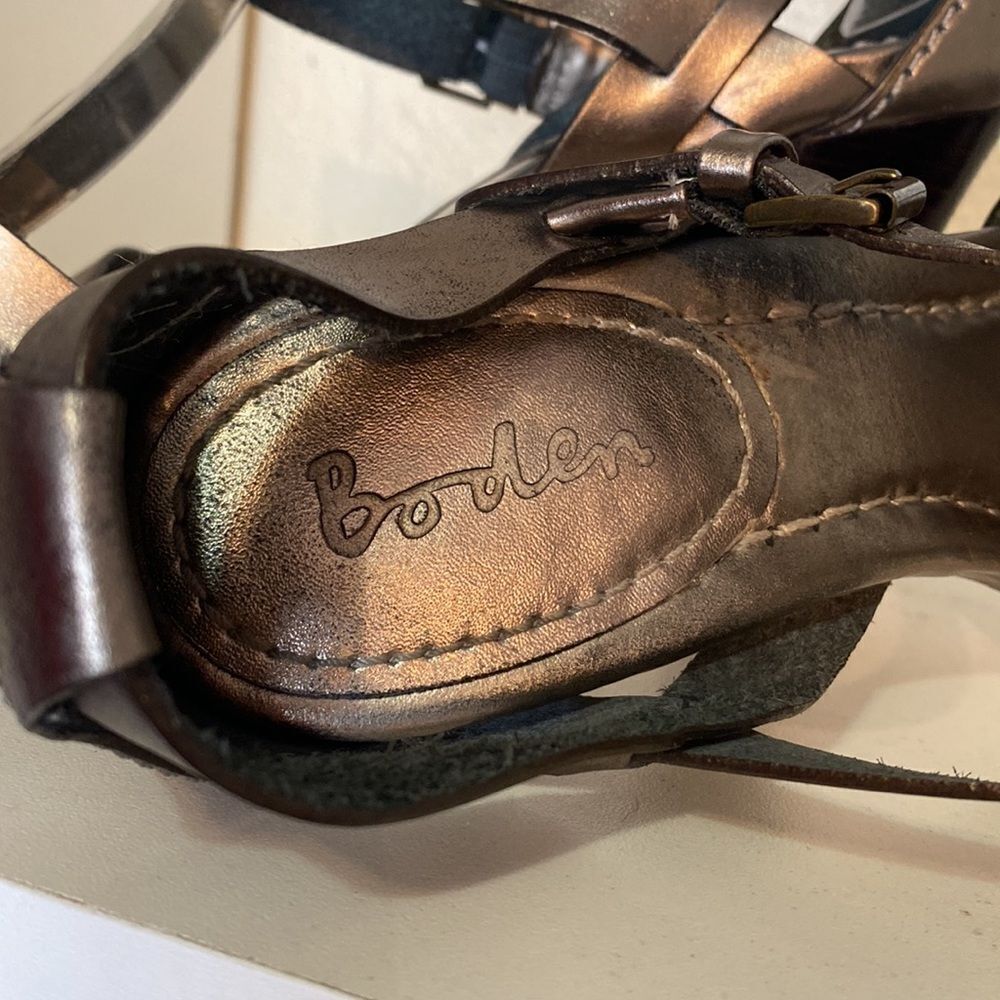 Boden Womens Metallic Pewter T Strap Heel Sandals - Picture 13 of 14